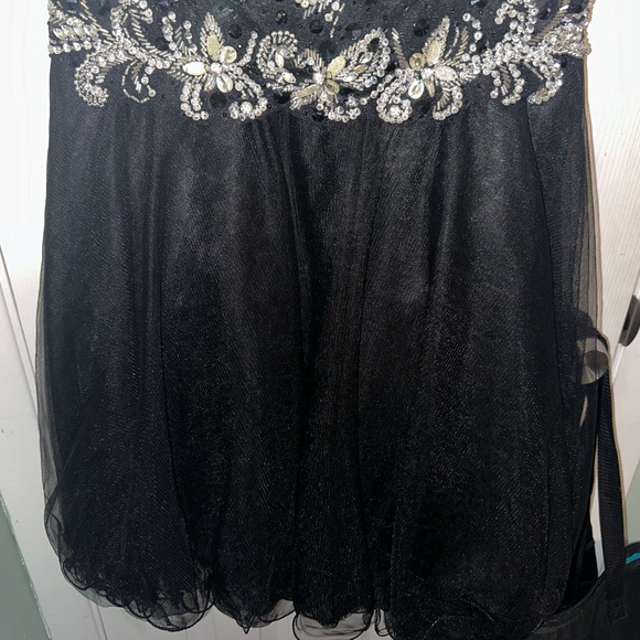 Homecoming/prom dresses - Picture 8 of 10